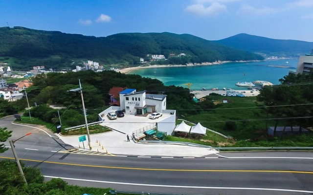 Geoje Wahyunbeach Pension