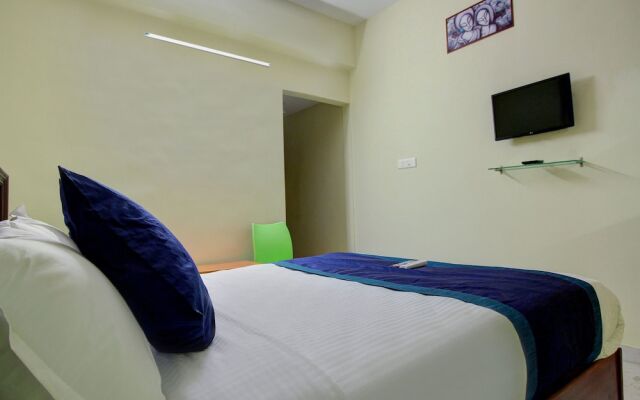 OYO 15427 Hotel Apple Grand