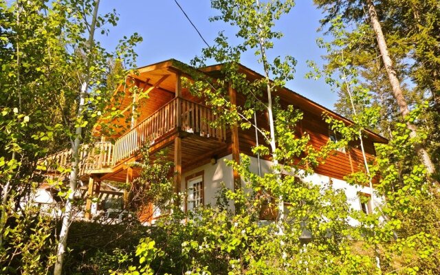 Alexa Chalets -Timber Inn & Restaurant