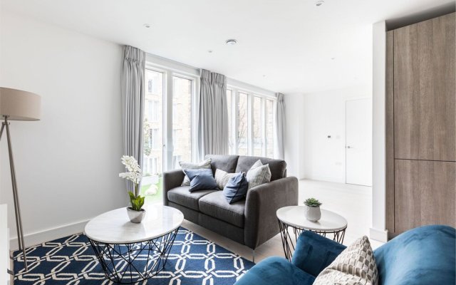 Luxury 2 Bed Apartment in Olympia Kensington