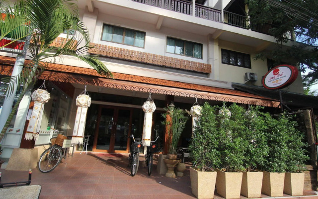 Phoothawee House