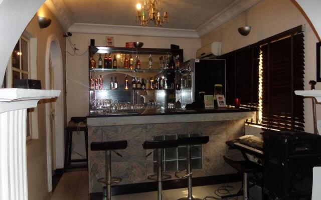 Cristabol Apartments