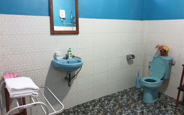 Larantuka Beach Homestay RedPartner