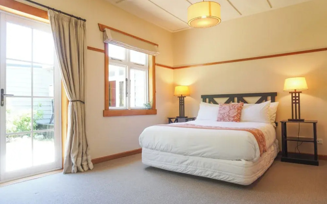 Lake Brunner Eco Lodge