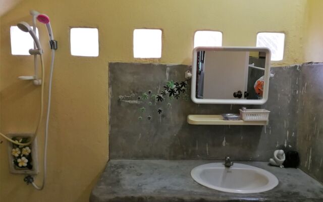 Baan Din Camp and Art Suanphueng