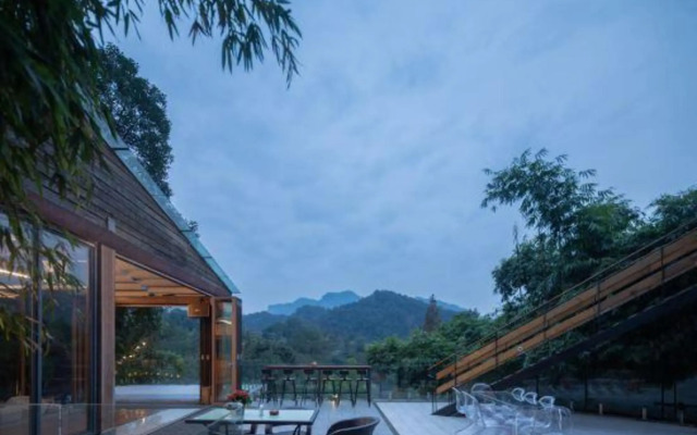 Qingcheng Mountain - Luxury Wuliuzhuang