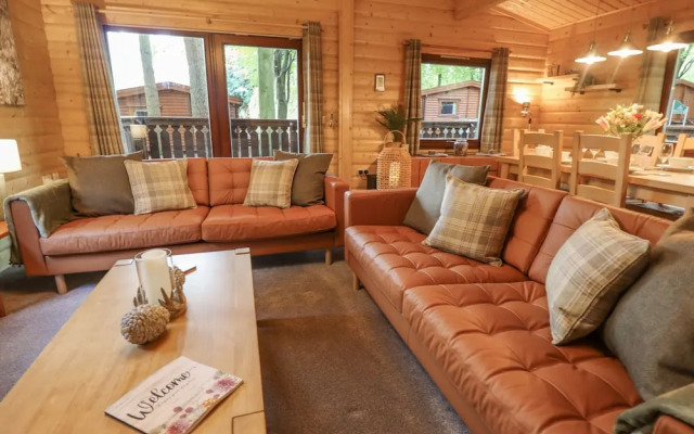 Leafy Hollow Lodge