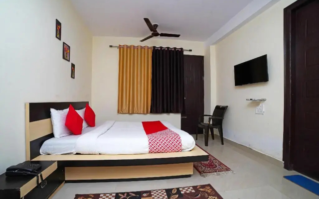 OYO Home 19287 Classic Stay
