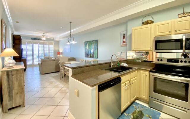 Island Royale Condos by ALBVR