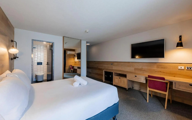BUNK Surfers Paradise - International Backpacker Hostel