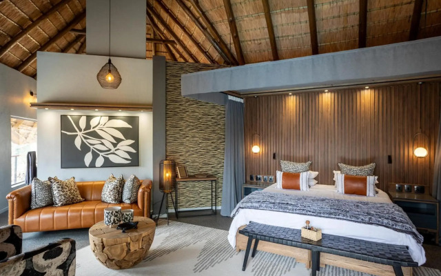 Tuningi Safari Lodge