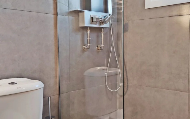 Sea & Cliff Luxury Suites byCorfuescapes