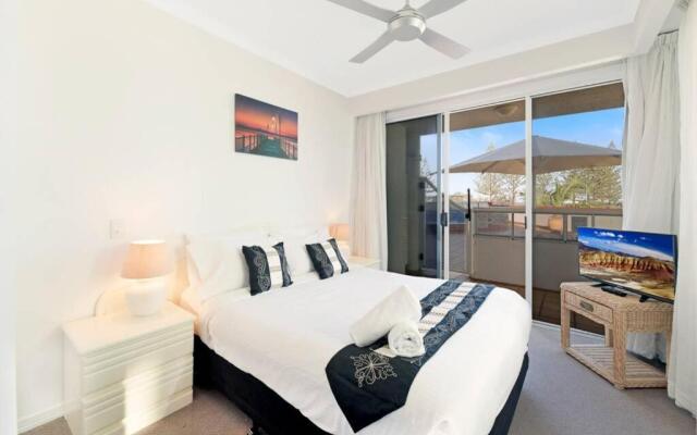 2 Bedroom Alex Unit - Ocean, Pool and Park Views