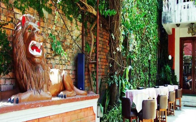 Hotel Lion