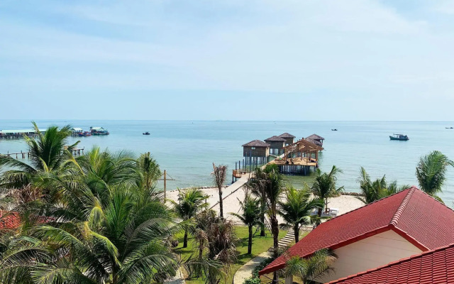 Naomi Resort