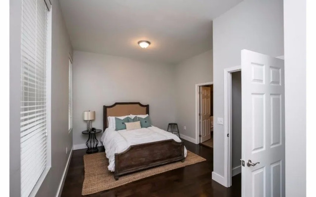 Printers Alley by YouRent