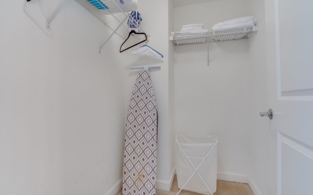 2 Bedroom Apt at Inner Harbor