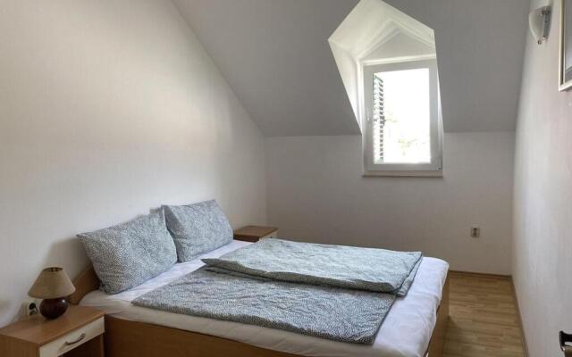 Apartments by the sea Milna, Brac - 18743