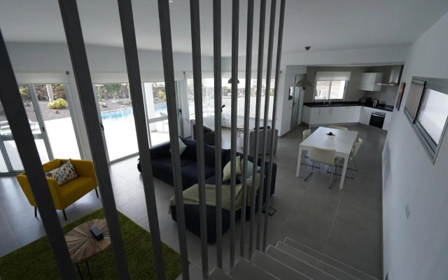 Casa Achaman - Contemporary style villa with outstanding views