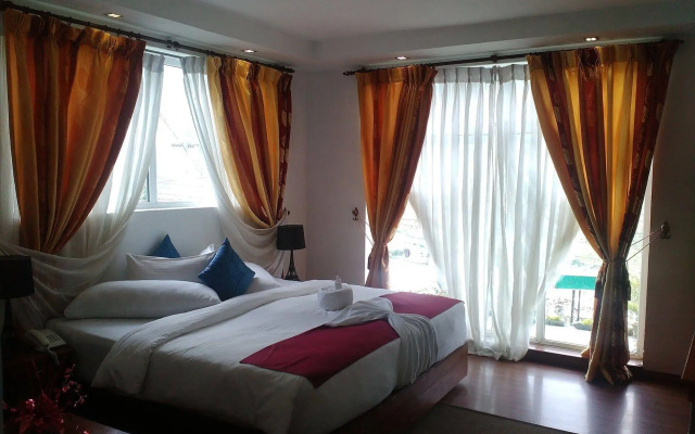 Midky Hotel