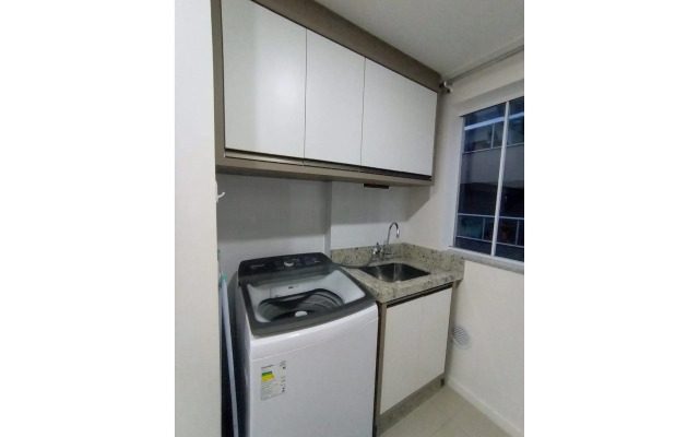 VAR 204B Dpto amplio en condominio con piscina