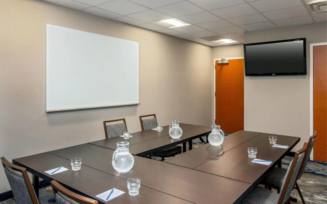 Fairfield Inn & Suites by Marriott Saratoga Malta
