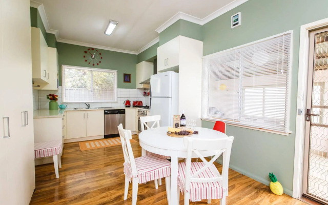 Indulge Homes - 77 Olive
