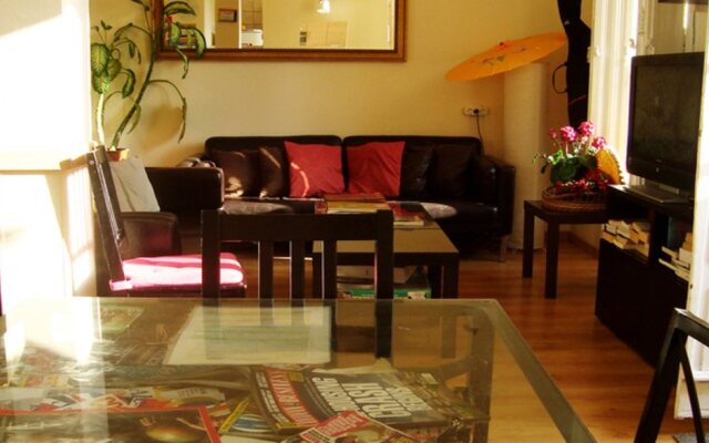 Barcelona Central Garden Hostal