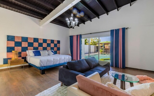Private Retreat w 5 BR Spa Pool Jacuzzi