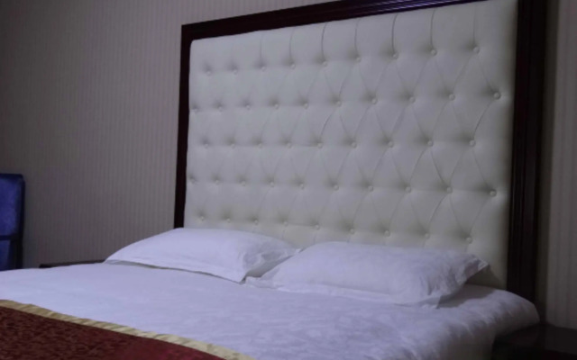 Huayang Business Hotel