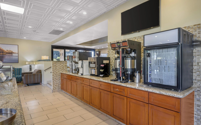 Best Western Plus South Coast Inn