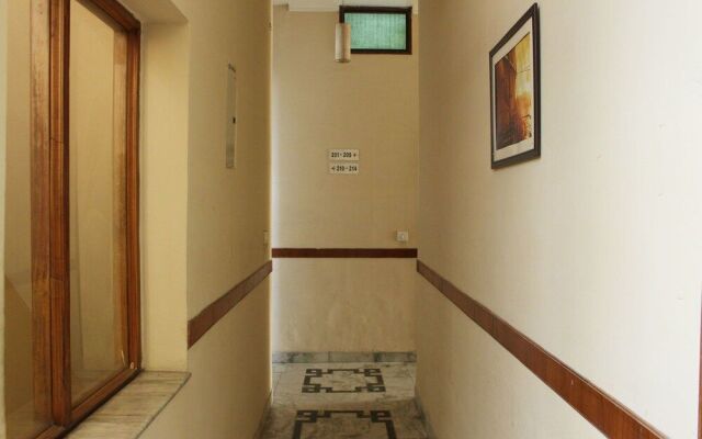 Chutney Merry Hotel