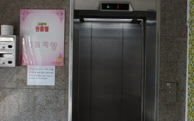 Merdiang Livingtel Single Room