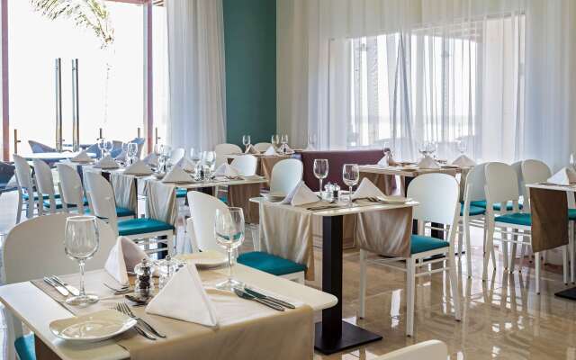 Park Inn by Radisson Hotel & Residence Duqm