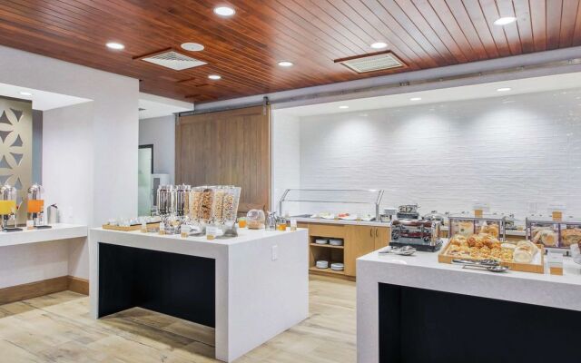 DoubleTree by Hilton San Antonio Northwest