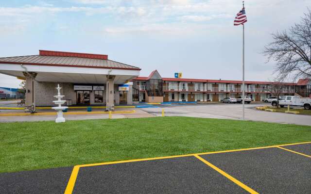 Days Inn by Wyndham Perrysburg/Toledo