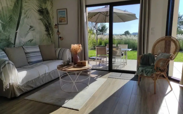 New House, Between sea and Countryside, Etretat
