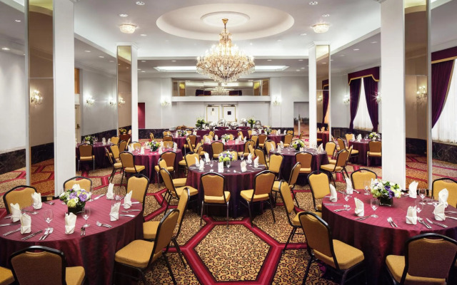 The New Yorker Hotel, a Lotte Hotel