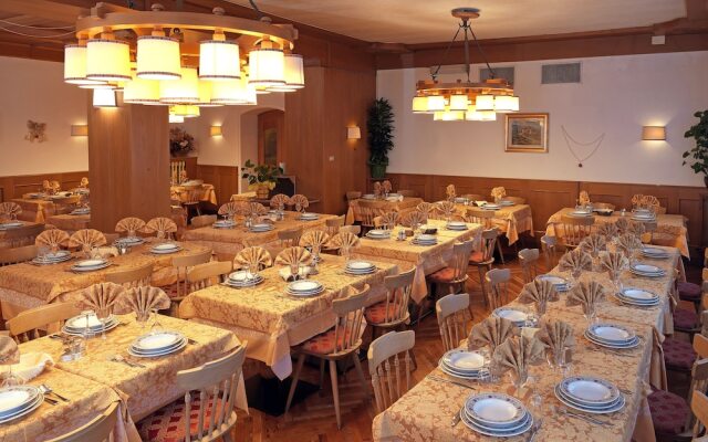 Hotel Dolomiti Pinzolo Double Room