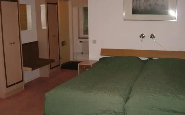Ödeshögs Hotell & Vandrarhem HB