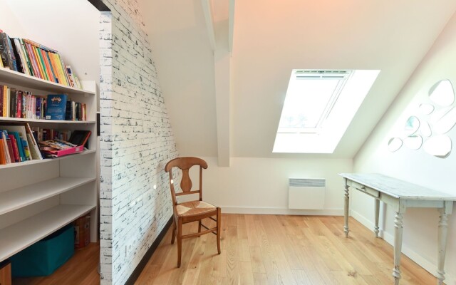 Luxury Holiday Home in Bannalec With Swimming Pool