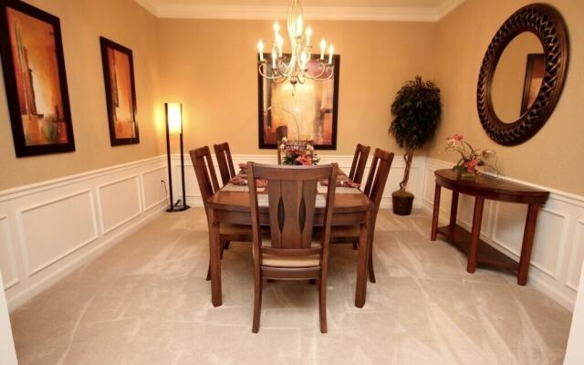 Lake View Delight 3 Bedroom Condo