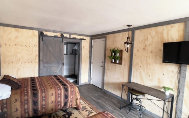 Tecumseh Inn and Suites