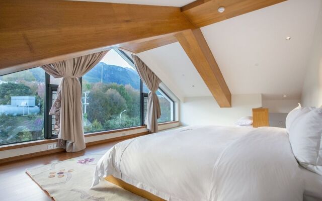 Floral Hotel Dali Luchun Garden