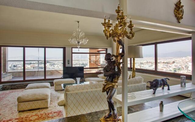 Exclusive apt with panoramic views! - ST8