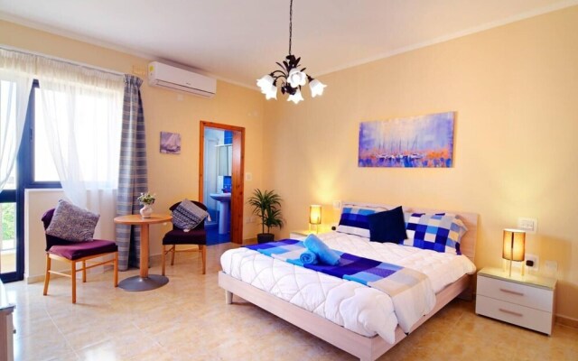 Peaceful Haven With Stunning Views Close to sea