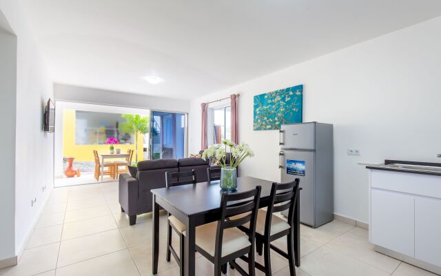 ☆ Charming, Convenient & Spacious 2BR Jan Thiel Apt ☆