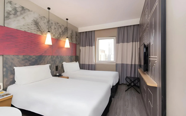 ibis Shanghai Lianyang