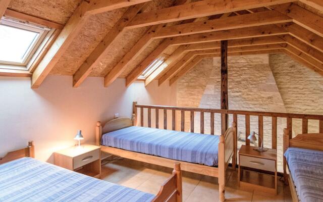 Beautiful Holiday Home in Cressensac with Swimming Pool