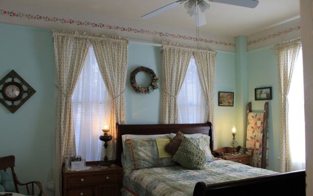 Victorian House Bed & Breakfast